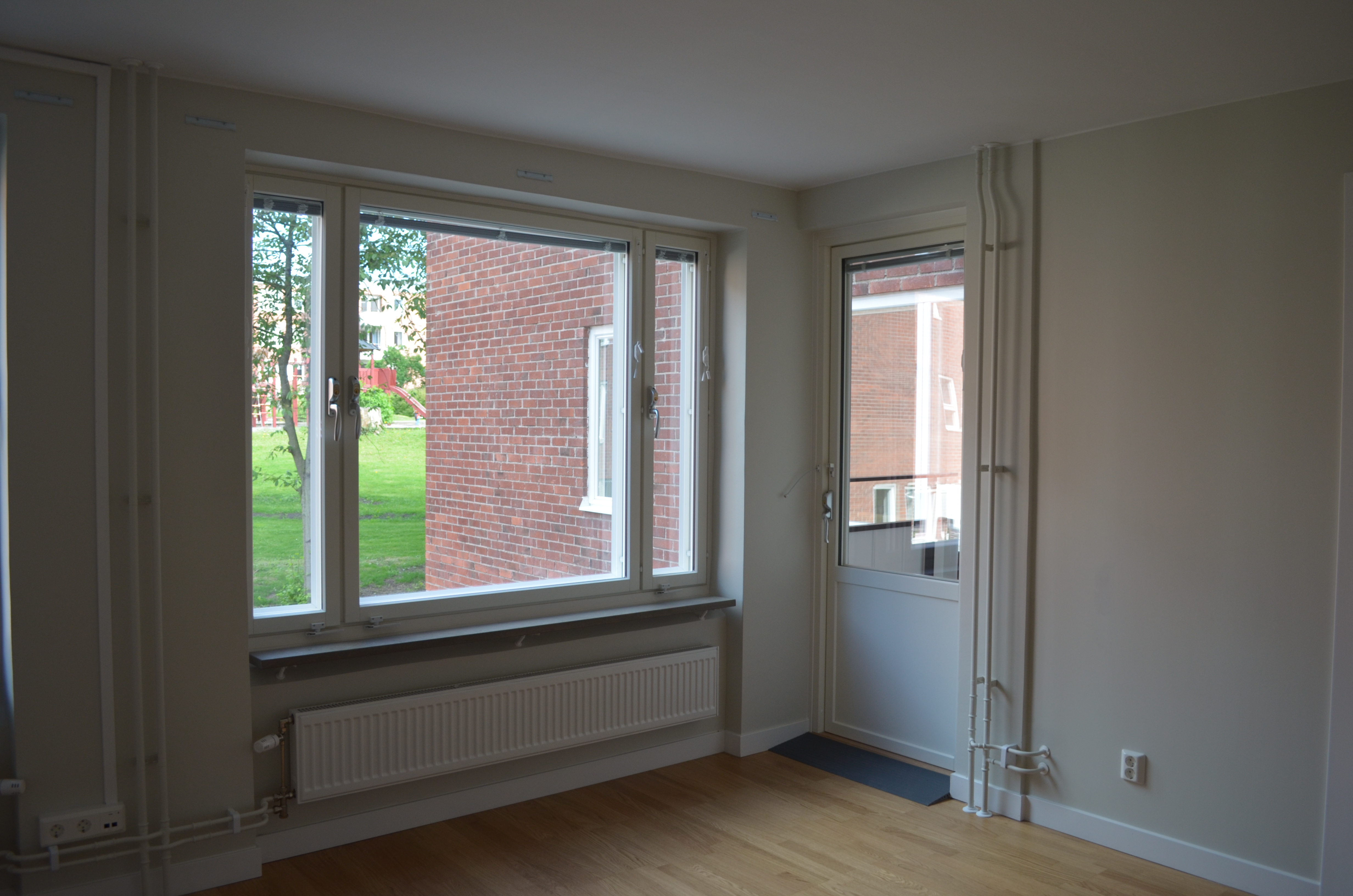 Hjorthagen interiör fönster_balkongdörr_0554.JPG